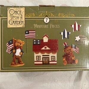 Patriotic resin Bear & House Miniature Set for garden or indoor use
